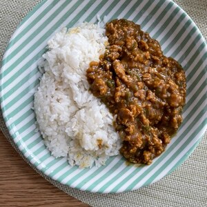 ホールトマト缶で作るキーマカレー